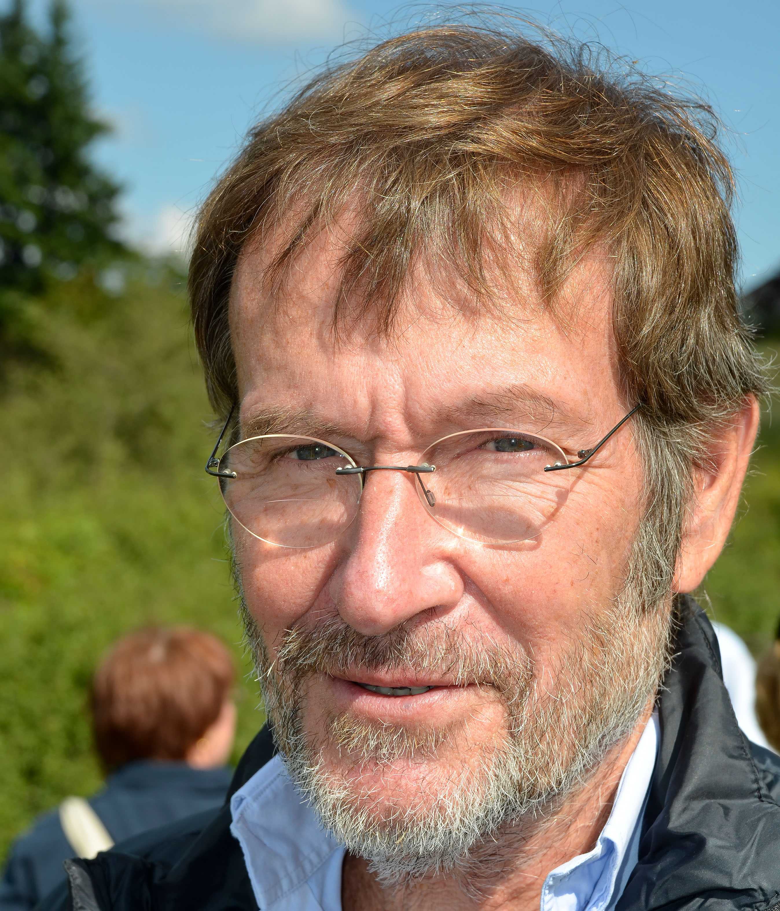 Dr. Hans-Georg Mark Dr. Hans-Georg Mark