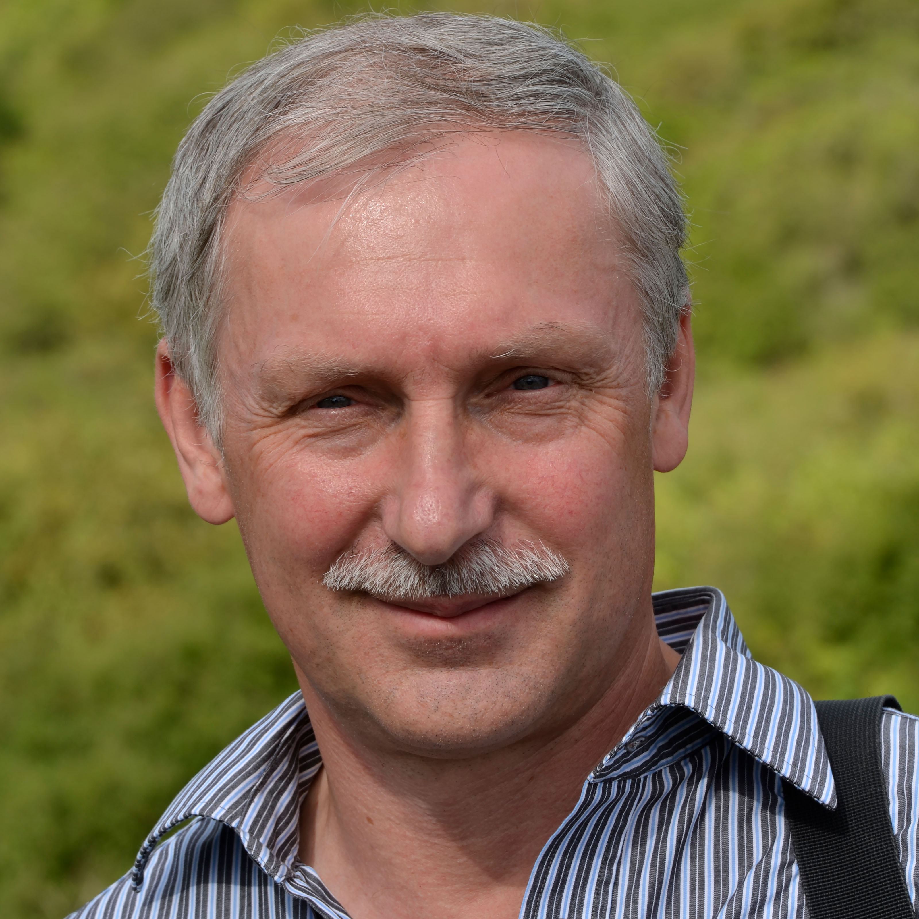 Dr. Matthias Henker Dr. Matthias Henker